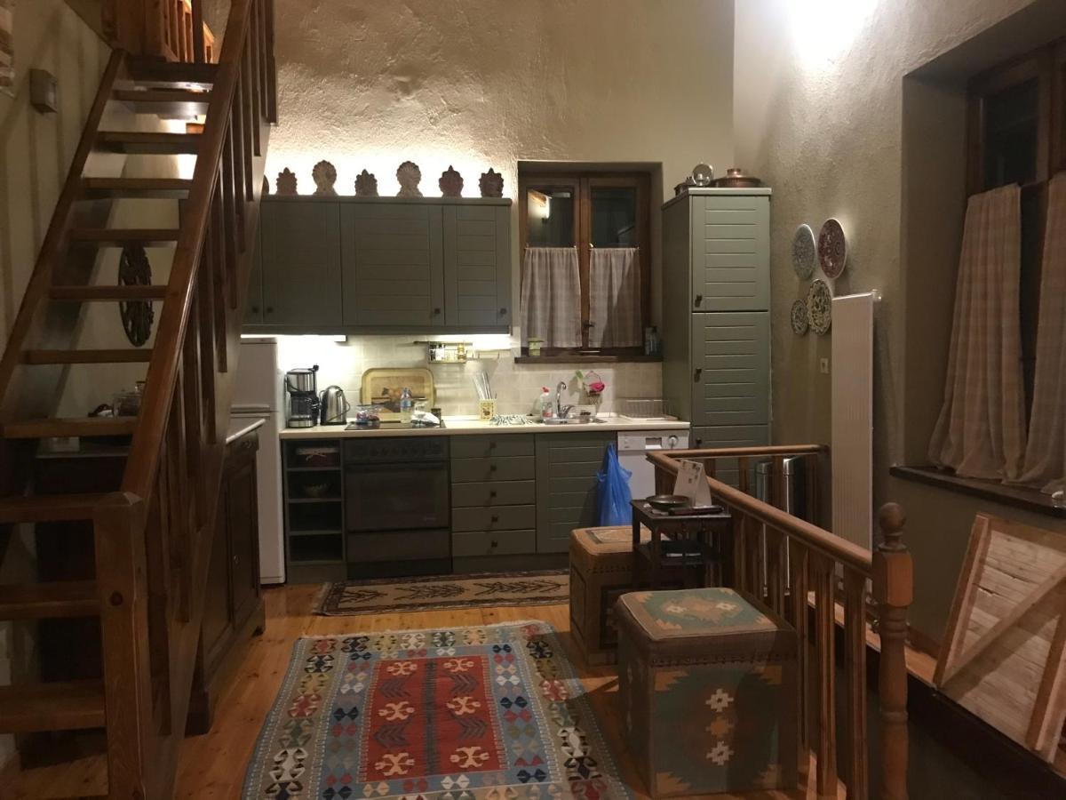 House In Delphi Villa Luaran gambar